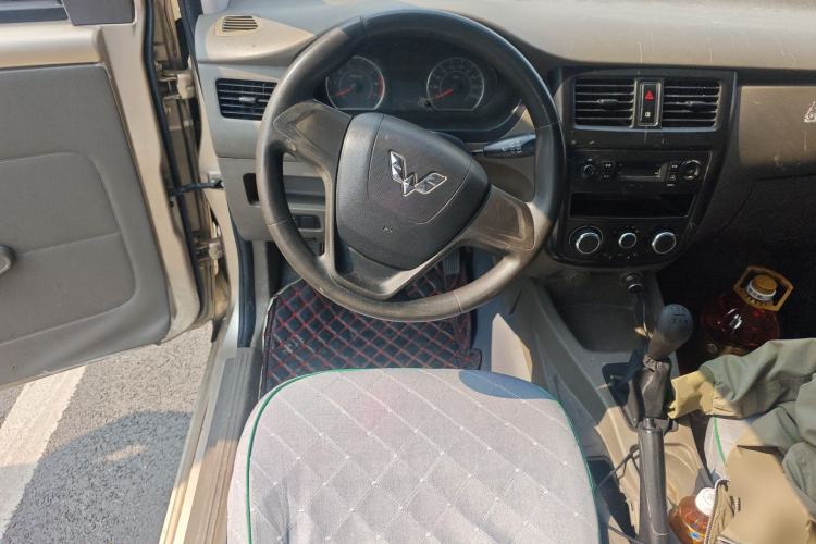 Used Wuling Rongguang V 2016 1.5L Standard Version Steering Wheel