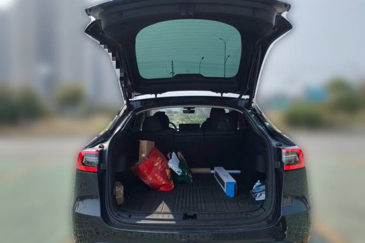 Used Tesla Model Y 2024 Long-Range All-Wheel-Drive Version