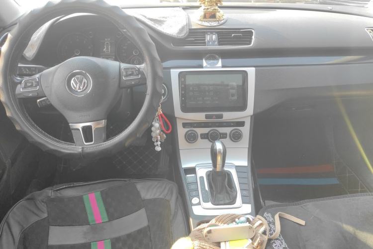 Used Volkswagen Magotan 2015 Facelift 1.8TSI Luxury Model Center Console