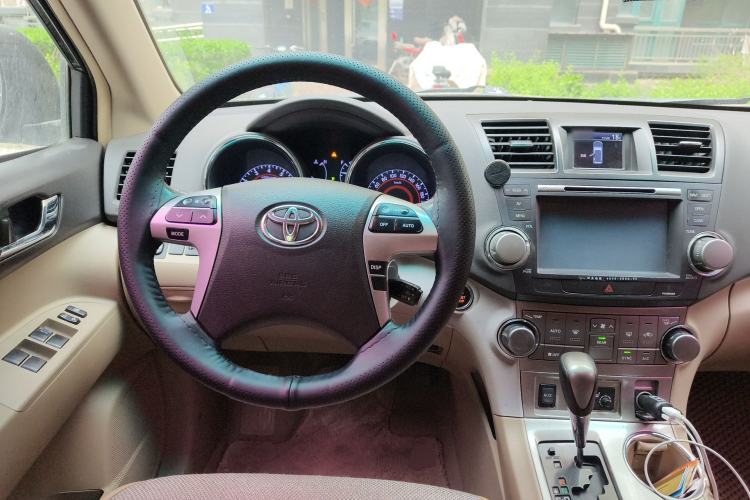 Used Toyota Highlander 2013 2.7L Two-Wheel Drive 7-Seater Zijin Edition

