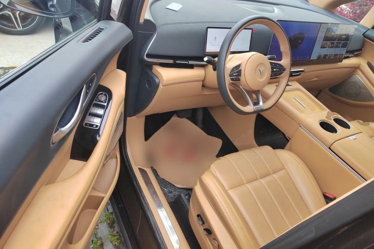 Used VOYAH Dream 2025 PHEV Four-Wheel-Drive Flagship Kunpeng Edition Driver Seat