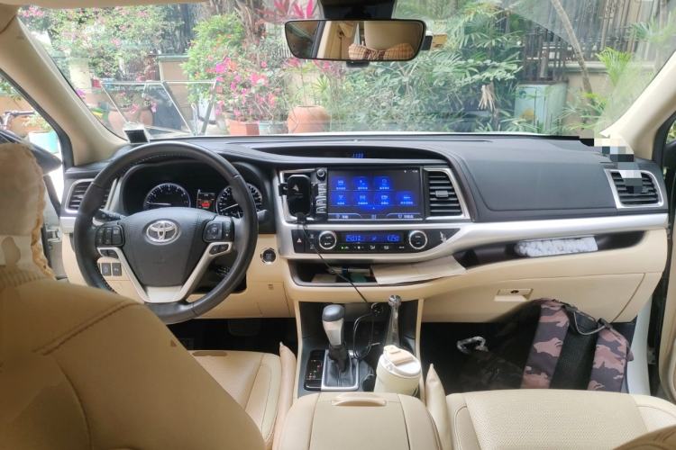 Used Toyota Highlander 2018 2.0T Four-Wheel Drive Luxury Version 7 Seats China VI Standard