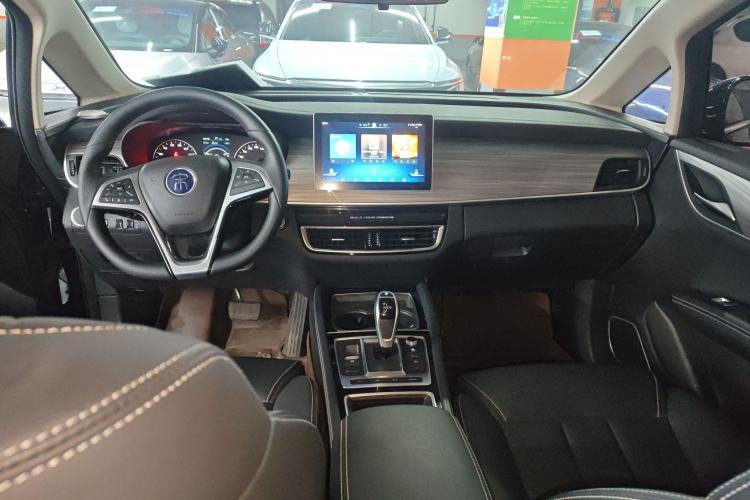 Used BYD Song MAX New Energy 2019 DM 1.5T Smart Connect Advanced 7-Seater China VI Standard Center Console