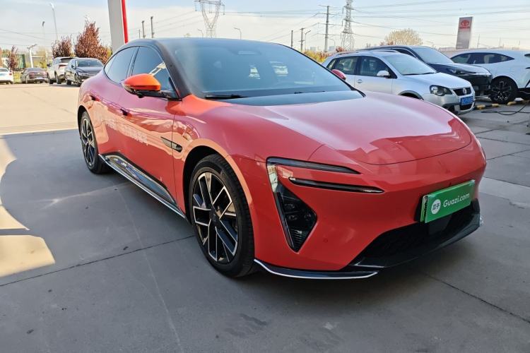 Used Avatr 06 2025 Pro Range-Extended Edition Front Right 45 Deg