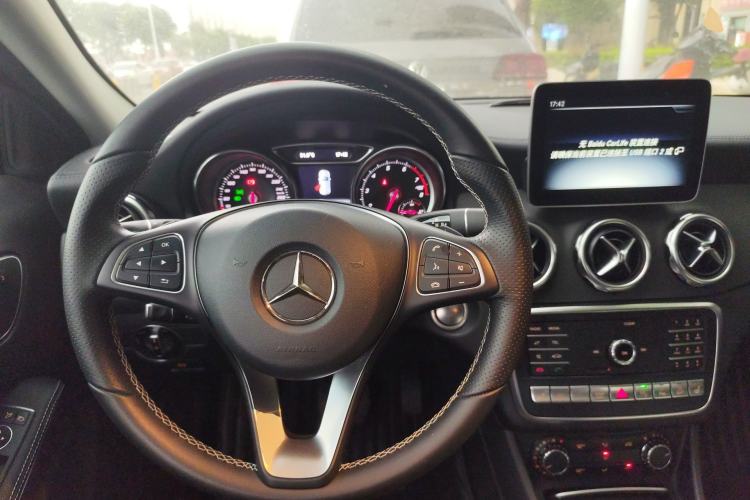 Used Mercedes-Benz GLA 2018 GLA 220 4MATIC Sport Edition Steering Wheel