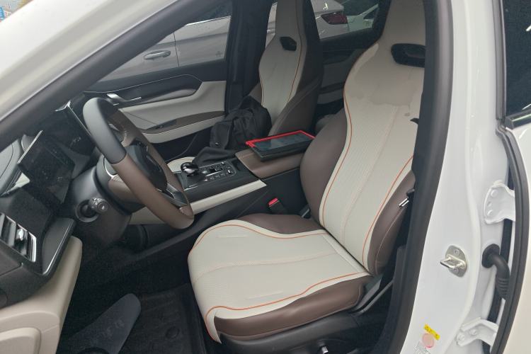 Used BYD Qin PLUS 2024 HONOR Edition DM-i 120KM Beyond Model
