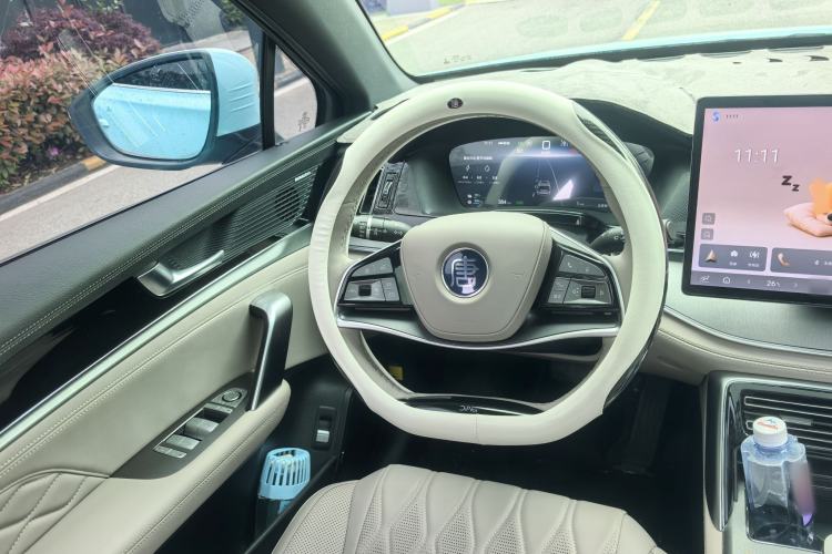 Used BYD Tang New Energy 2025 DM-i 115KM Prestige Model Interior 1