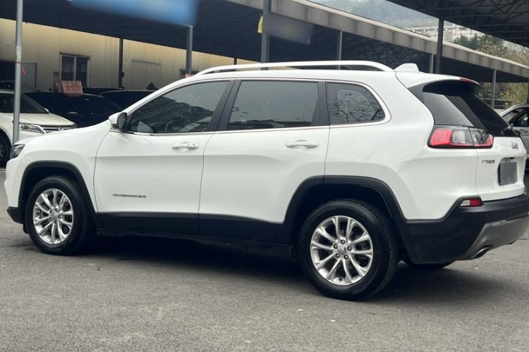 Used Jeep Cherokee 2019 2.0T Two-Wheel Drive Smart Enjoyment Version China V
