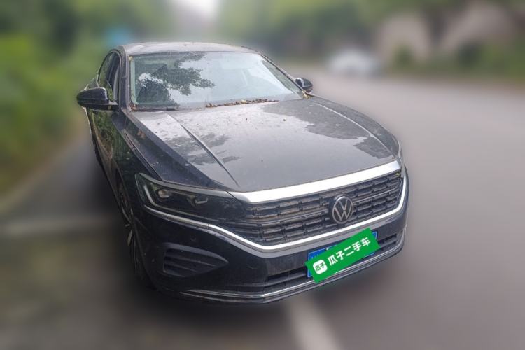 Used Volkswagen Passat 2024 330TSI Starry Elite Edition Front Right 45 Deg