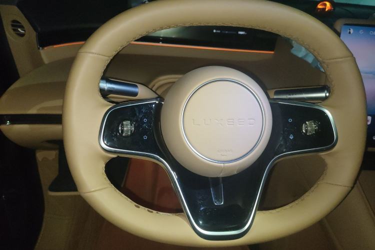 Used Hima Luxeed R7 2024 All-Electric 802 km Max Steering Wheel