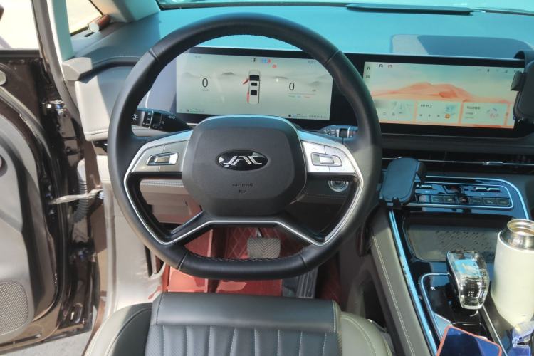 Used JAC Refine RF8 PHEV 2024 Zhiling Edition 1.5T 150KM Flagship Model – Lithium Iron Phosphate Steering Wheel