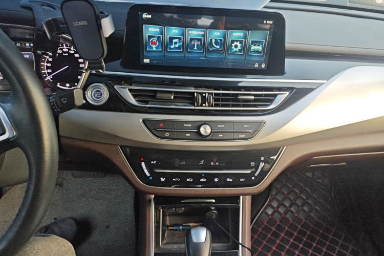 Used Changan Raeton CC 2019 1.5T Automatic Haoya Edition Guangmang Model China VI Standard
