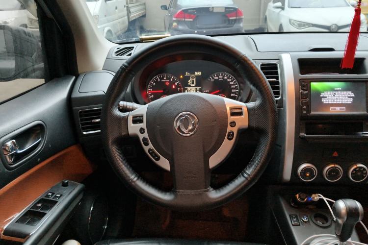 Used Dongfeng Fengdu MX6 2016 2.0L CVT Two-Wheel Drive Dream Edition