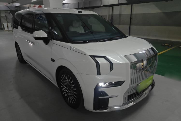 Used Zeekr 009 2024 Six-Seat Executive Version 4WD 108 kWh
