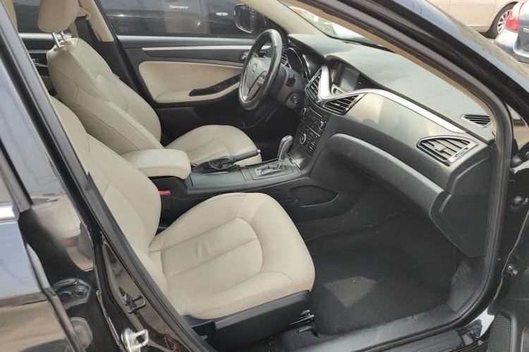 Used Bestune B70 2014 2.0L automatic luxury version