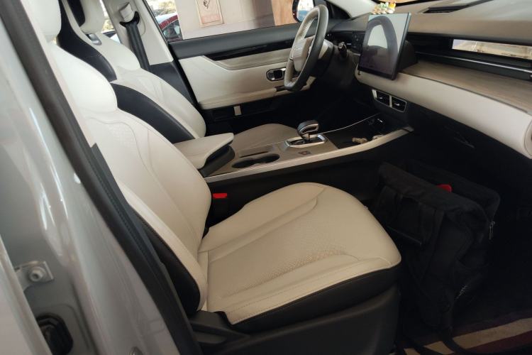 Used JETOUR Dashing 2024 1.5T DCT Starlight Shine Pro Edition
