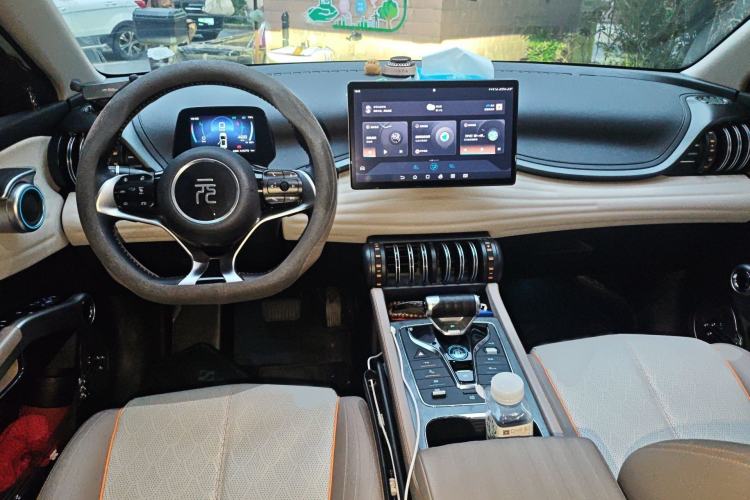 Used BYD Yuan PLUS 2023 Champion Edition 510KM Superior Model Interior 2