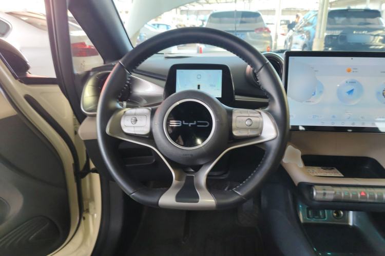 Used BYD Dolphin 2023 420 km Fashion Edition
