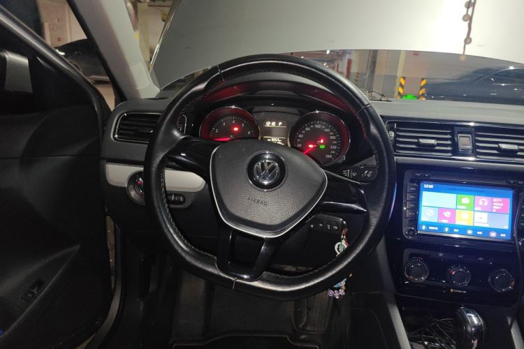 Used Volkswagen Sagitar 2015 1.6L Automatic Fashion Model
