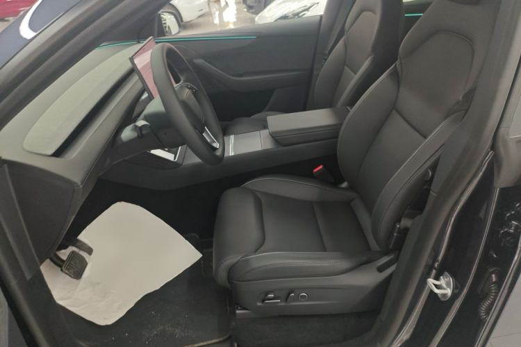 Used Tesla Model Y L 2025 Model Long-Range All-Wheel-Drive Version