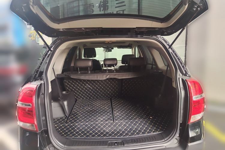 Used Chevrolet Captiva 2015 2.4L 4x4 Flagship Edition 7-Seater