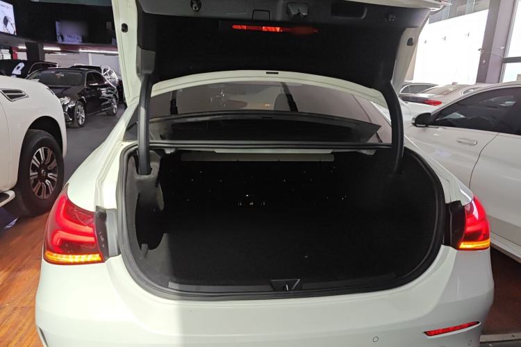 Used Mercedes-Benz A-Class 2022 Restyled A 200 L Sport Sedan Fashion Version
