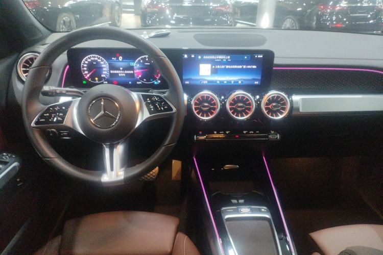 Used Mercedes-Benz GLB 2024 Refresh GLB 220 Fashion Edition Center Console