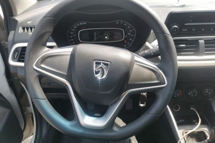 Used Baojun 510 2017 1.5L manual Comfort trim