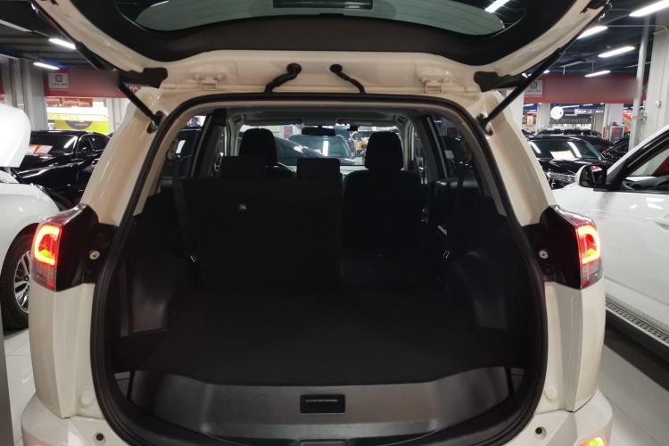 Used Toyota RAV4 2019 2.0L CVT Two-Wheel Drive Pioneer Edition China V Standard
