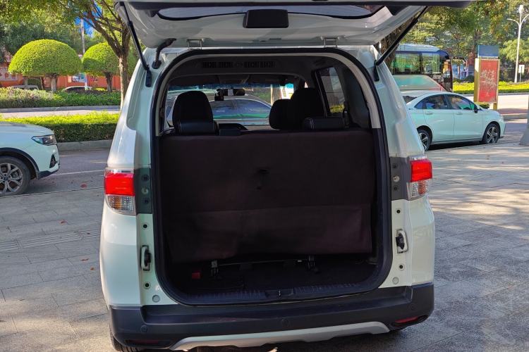 Used Venucia M50V 2017 1.6L XL CVT Luxury Edition
