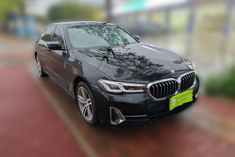 Used BMW 5 Series 2023 530Li Leading Edition Luxury Package Front Right 45 Deg