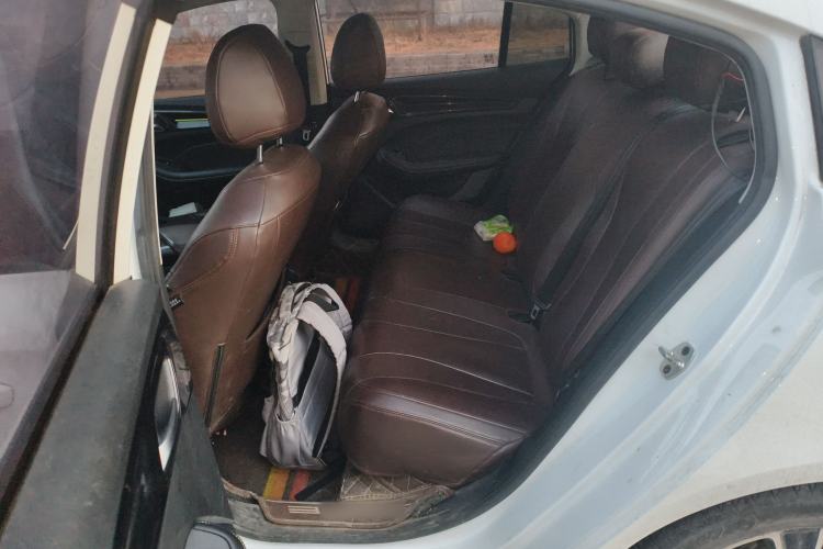 Used Roewe i5 2021 1.5L CVT Platinum Edition
