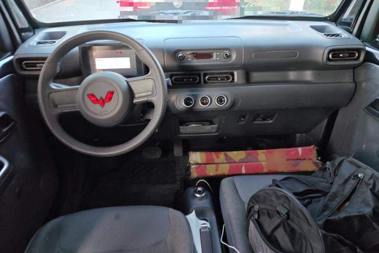 Used Wuling Zhiguang New Energy 2025 Comfort Model Center Console