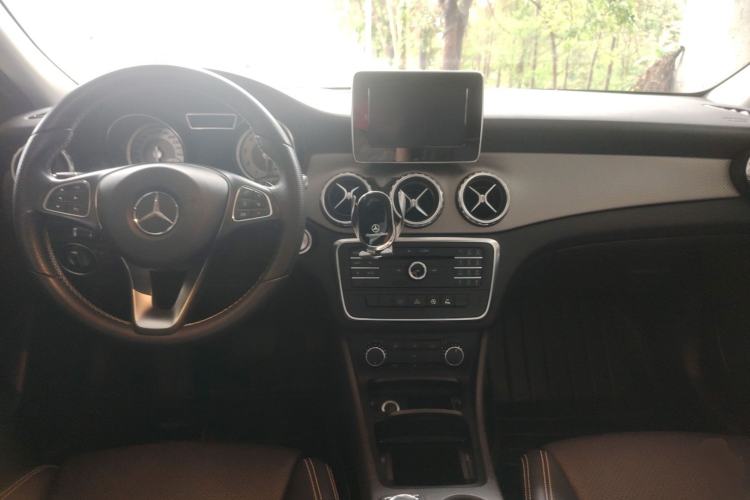 Used Mercedes-Benz GLA 2016 GLA 200 Fashion Model Center Console