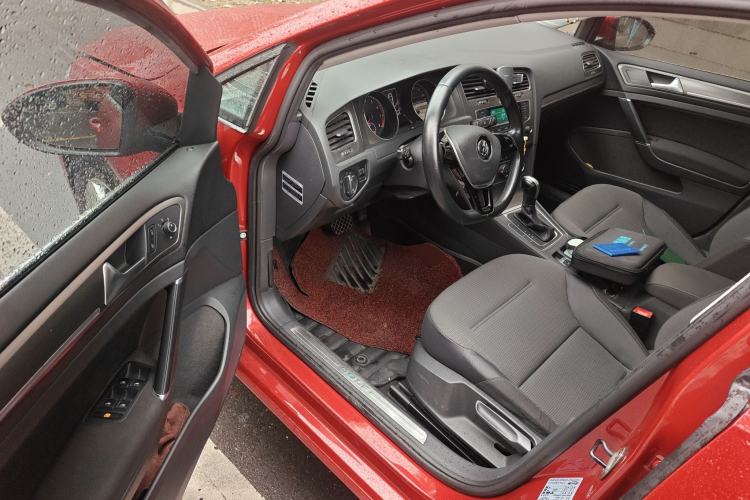 Used Volkswagen Golf 2015 1.4TSI Automatic Comfort Model
