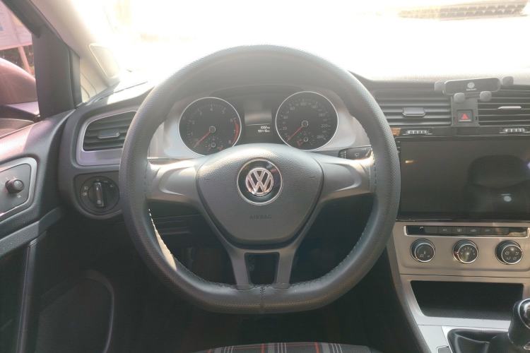 Used Volkswagen Golf 2016 1.6L Manual Fashion Edition