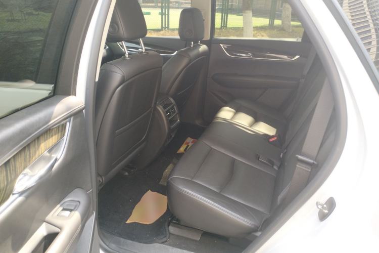 Used Cadillac XT5 2018 28T Four-Wheel Drive Luxury Model Left Rear Seat