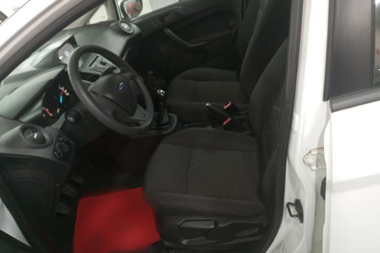 Used Ford Fiesta 2013 Sedan 1.5L Manual Fashion Edition
