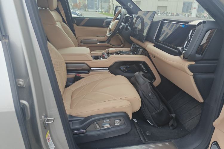 Used Formula Leopard 8 2025 Smart & Brave Flagship Edition 7 Seats