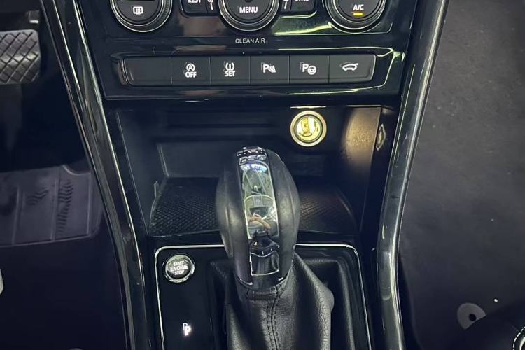 Used Volkswagen Touran 2016 Volkswagen Touran L 330TSI DSG Luxury Edition
