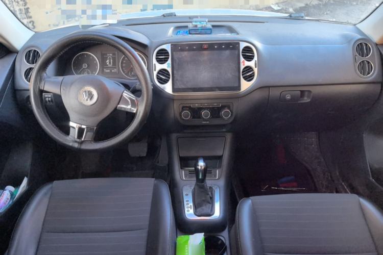 Used Volkswagen Tiguan 2016 300TSI Automatic Two-Wheel Drive Trend Edition Center Console