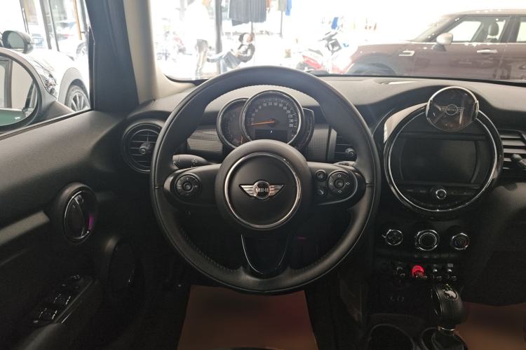 Used MINI MINI 2016 1.5T COOPER Five-Door Edition