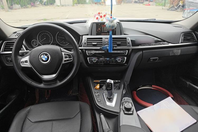 Used BMW 3 Series 2016 316i Fashion Model Center Console