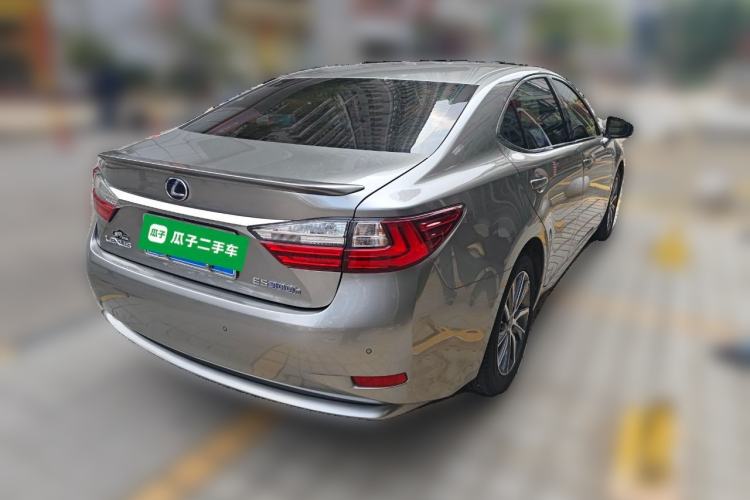 Used Lexus ES 2015 300h Comfort Edition