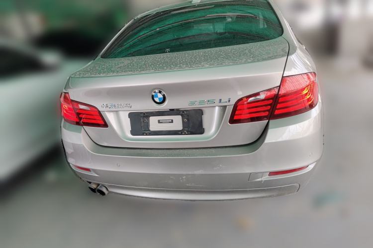 Used BMW 5 Series 2014 525Li Leading Model
