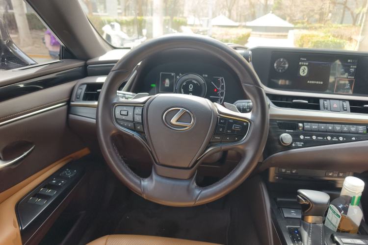 Used Lexus ES 2020 260 Deluxe Edition

