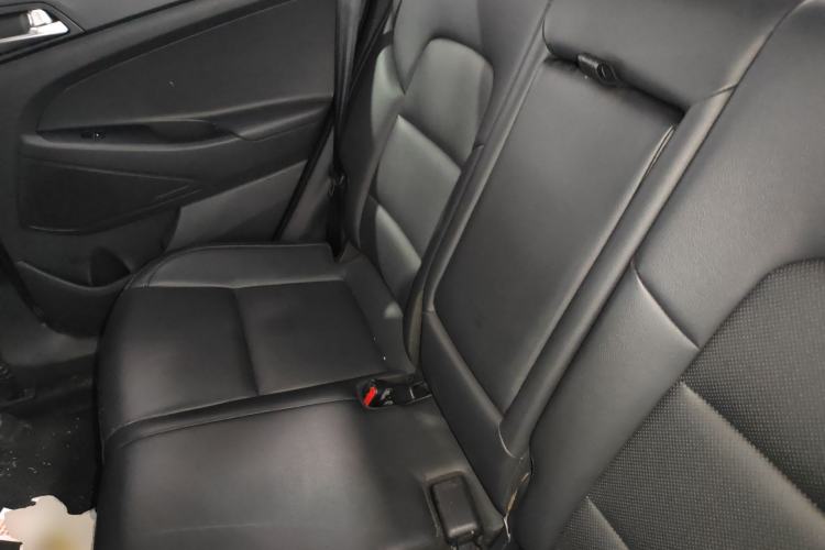 Used Hyundai Tucson 2015 1.6T Dual-Clutch Two-Wheel-Drive Smart Model Left Rear Seat