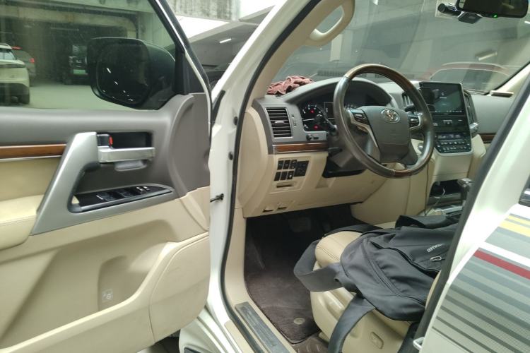 Used Toyota Land Cruiser  Driver Seat