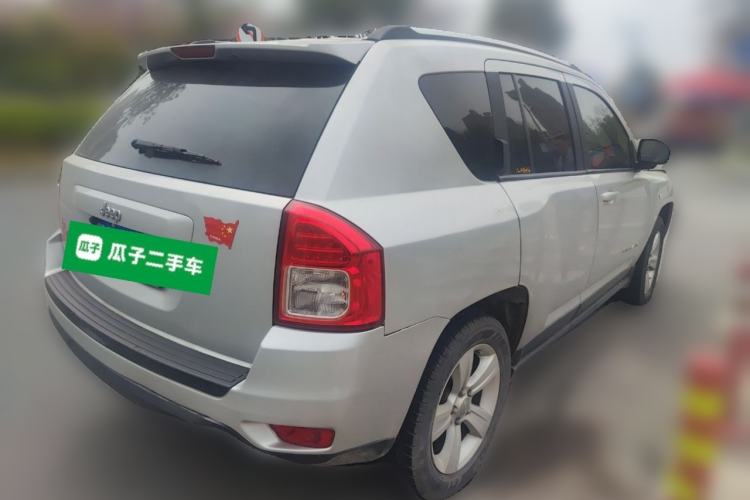 Used Jeep Compass 2011 2.4L four-wheel-drive sport version Rear Right 45 Deg