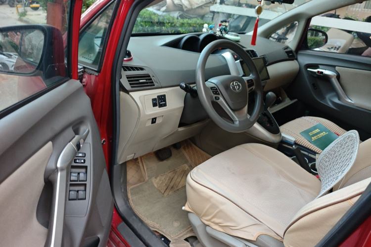 Used Toyota Verso 2014 Starlight 180E CVT Elite Edition
